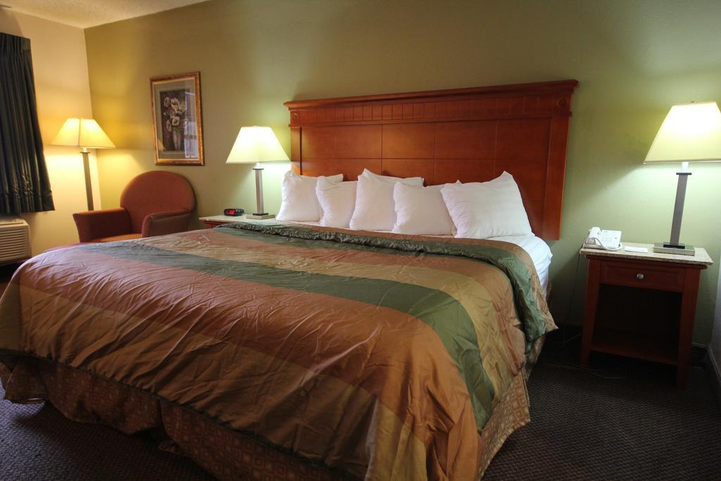 Rodeway Inn & Suites Nashville Habitación foto